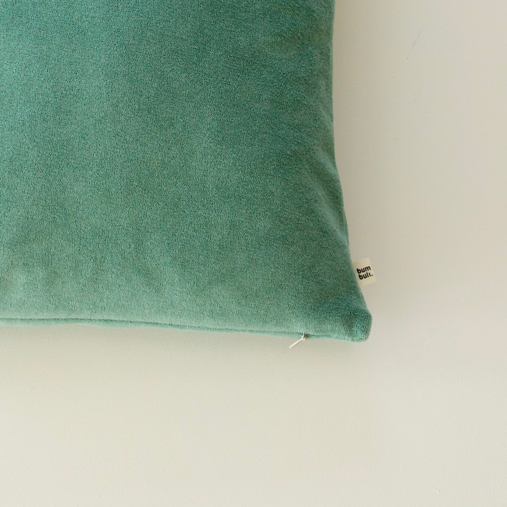 Terry Kissen Uni in Green Bay aus Bio-Baumwolle, handgemacht von studio bumbuli